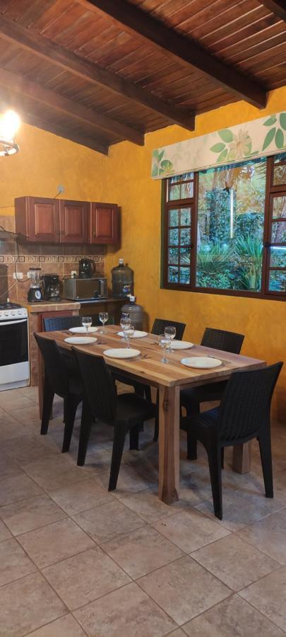 "Casa Verde" En Banos De Agua Santa Con Vista Al Volcan Tungurahua Екстериор снимка