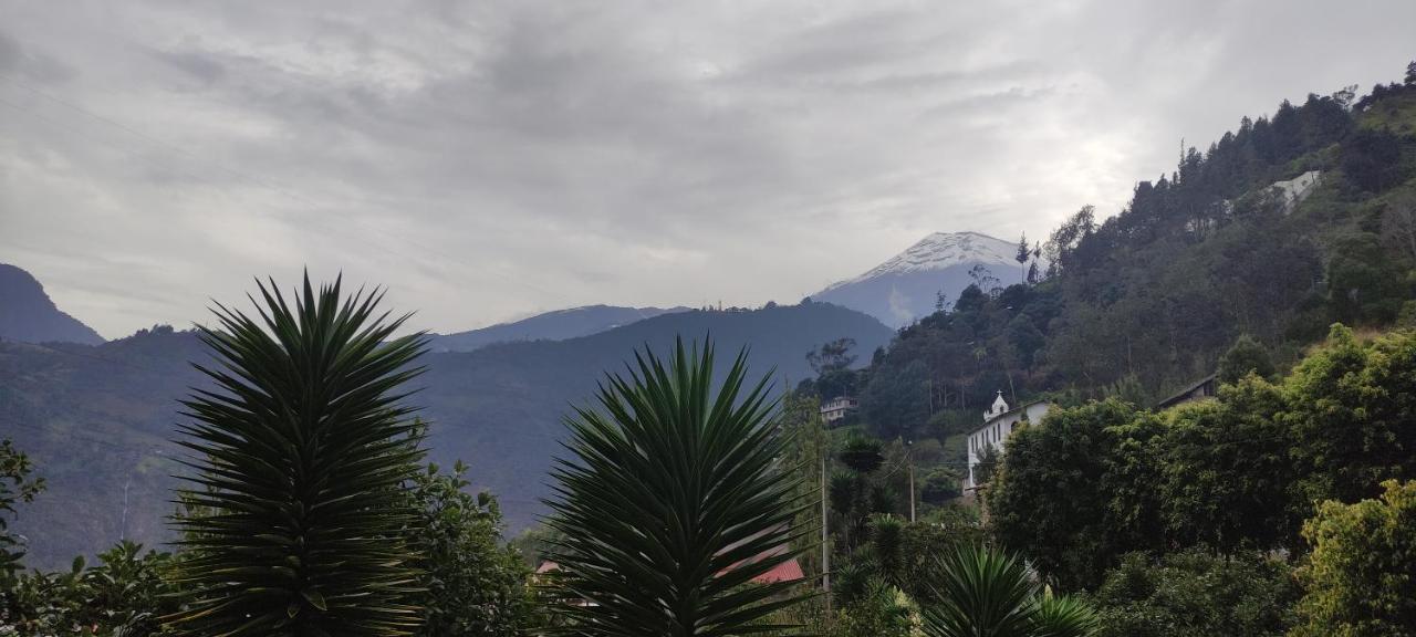 "Casa Verde" En Banos De Agua Santa Con Vista Al Volcan Tungurahua Екстериор снимка
