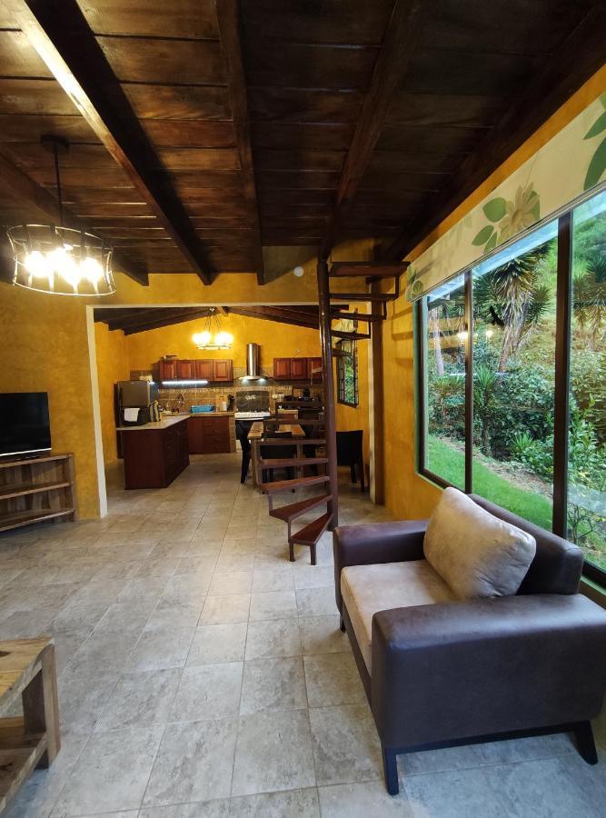 "Casa Verde" En Banos De Agua Santa Con Vista Al Volcan Tungurahua Екстериор снимка